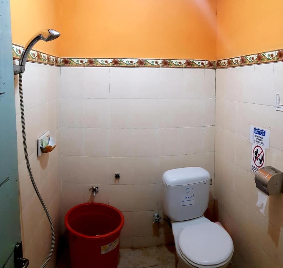The Room إنده المظهر الخارجي الصورة