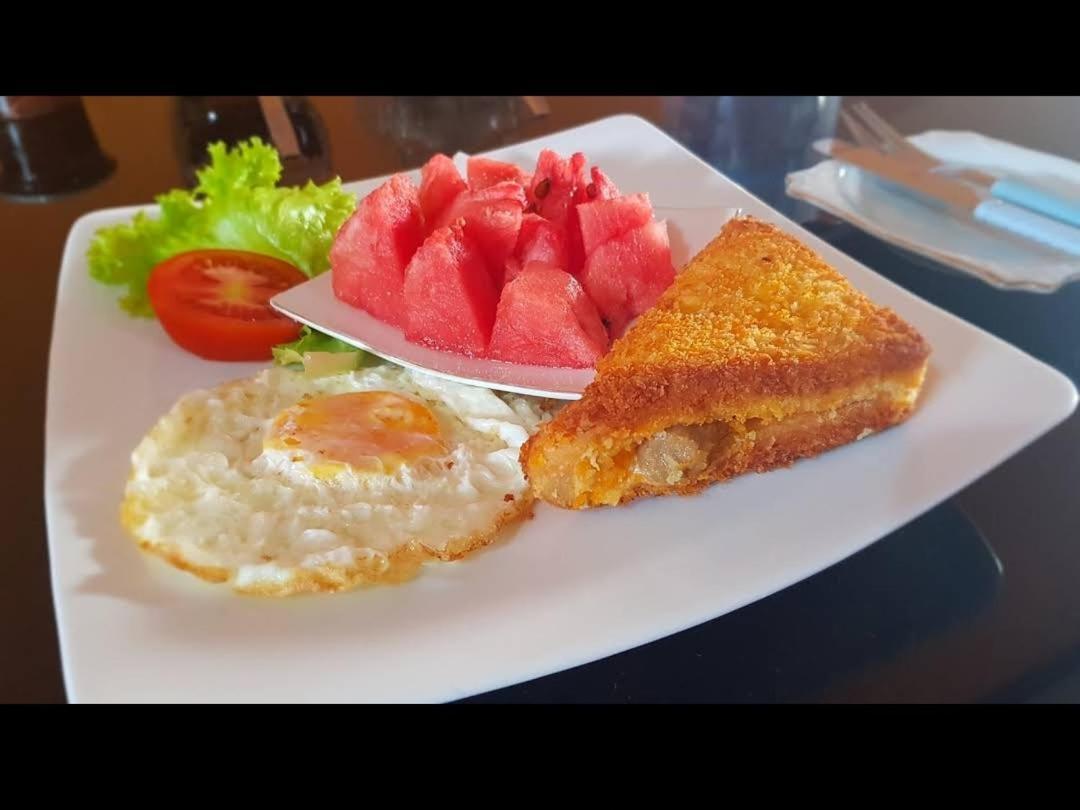 The Room إنده المظهر الخارجي الصورة